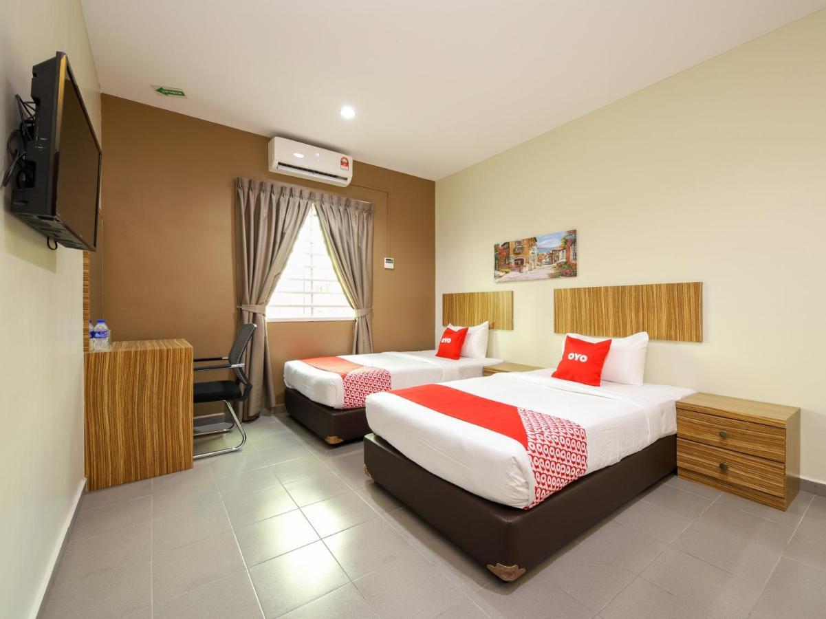 OYO 89839 Riaz Hotel Malacca Esterno foto